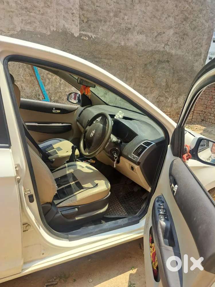 Hyundai I20 2012 Cng & Hybrids 150000 Km Driven