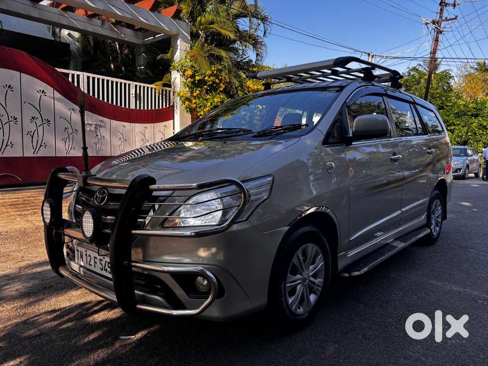 Toyota Innova 2.5 Gx (diesel) 8 Seater Bs Iv, 2015, Diesel