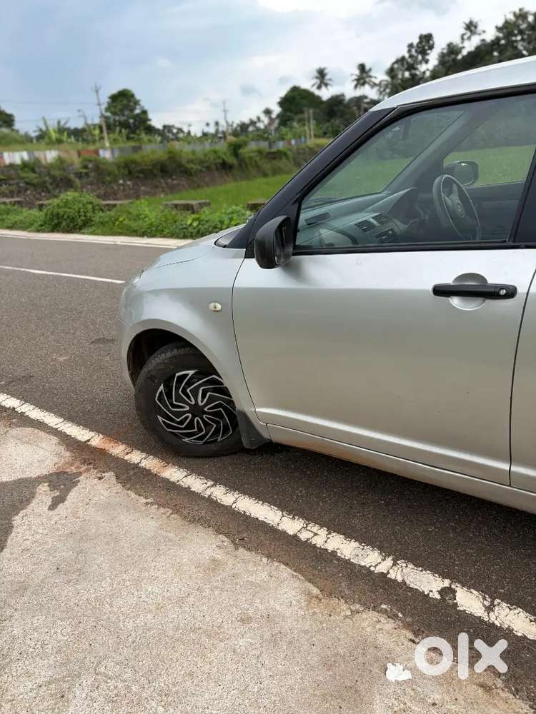 Maruti Suzuki Swift 2006 Petrol 68000 Km Driven