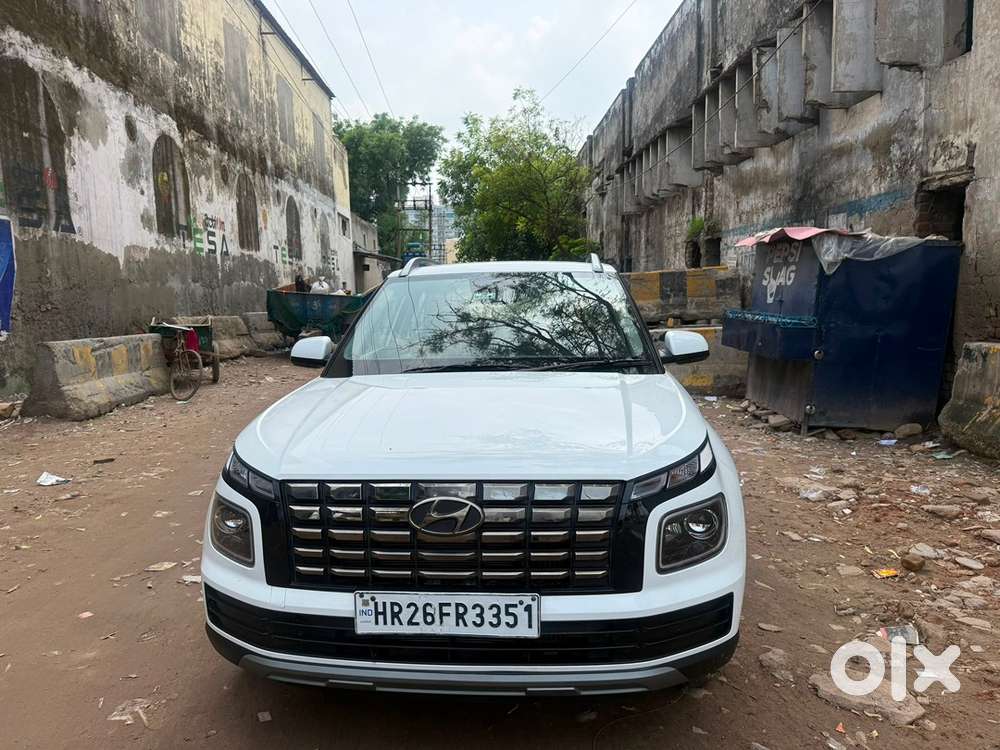 Hyundai Venue Petrol 2025