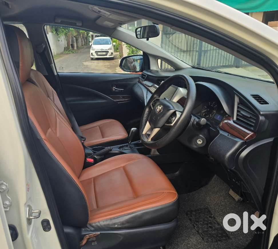 Toyota Innova Crysta 2.8 Gx At 8 Seater, 2017, Diesel
