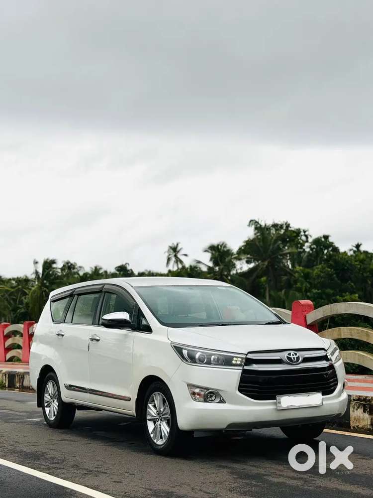 Toyota Innova Crysta 2.8z Pearl White 2019