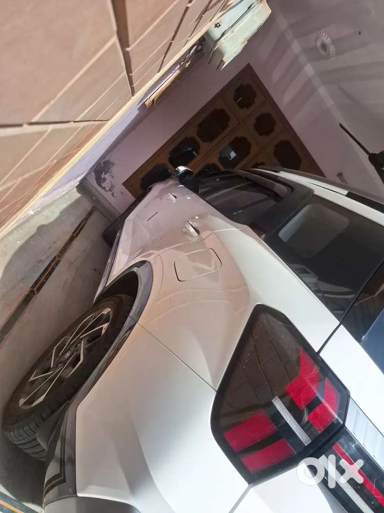 Hyundai Alcazar 2025 Diesel 8800 Km Driven