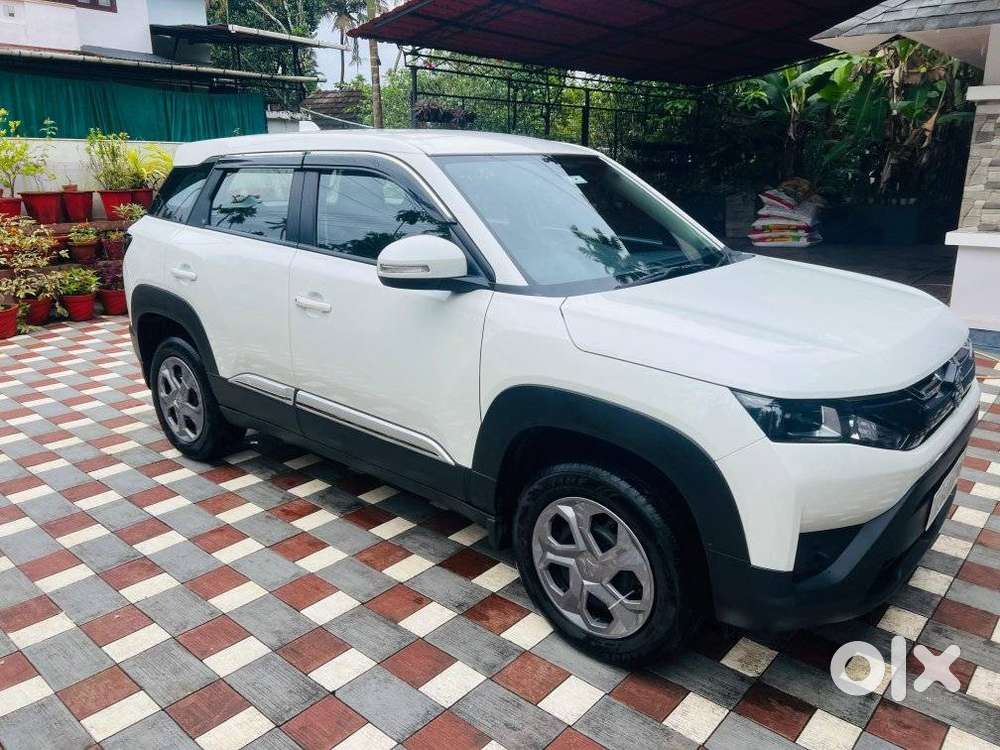 Maruti Suzuki Brezza 1.5 Lxi Smart Hybrid, 2024, Petrol