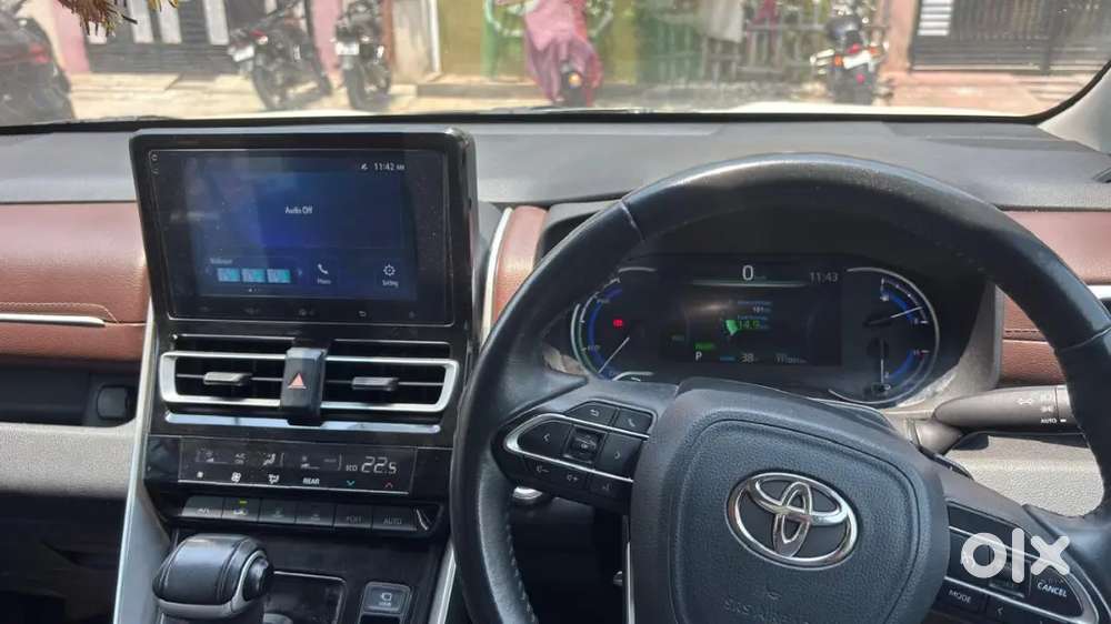 Toyota Innova Hycross 2023 Well And Excellent Maintained