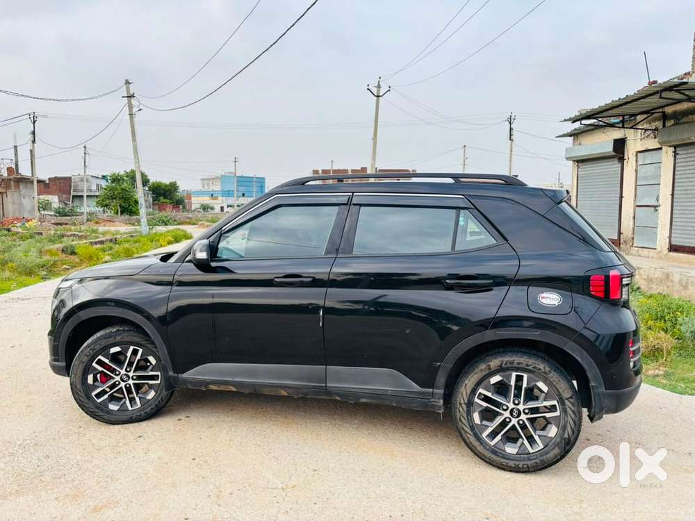 Hyundai Venue Petrol 2024