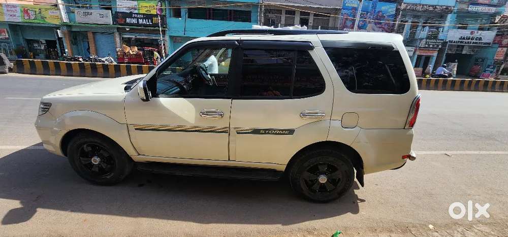 Tata Safari Strome In Good Condition