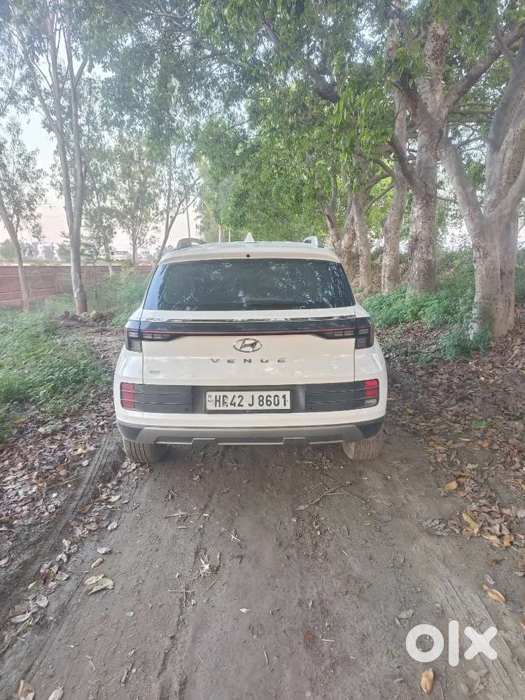 Hyundai Venue 2025 Diesel 60000 Km Driven