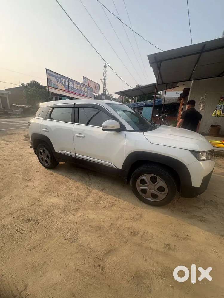 Maruti Brezza 1.5 Lxi 2025