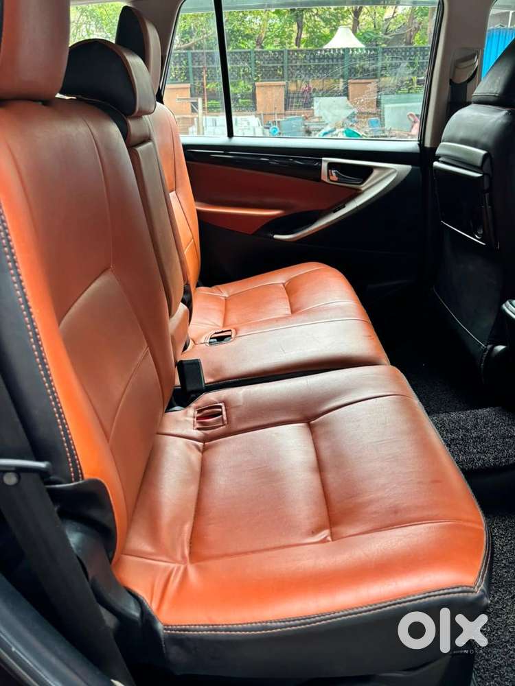 Toyota Innova Crysta 2.4 V 8 Str, 2016, Diesel