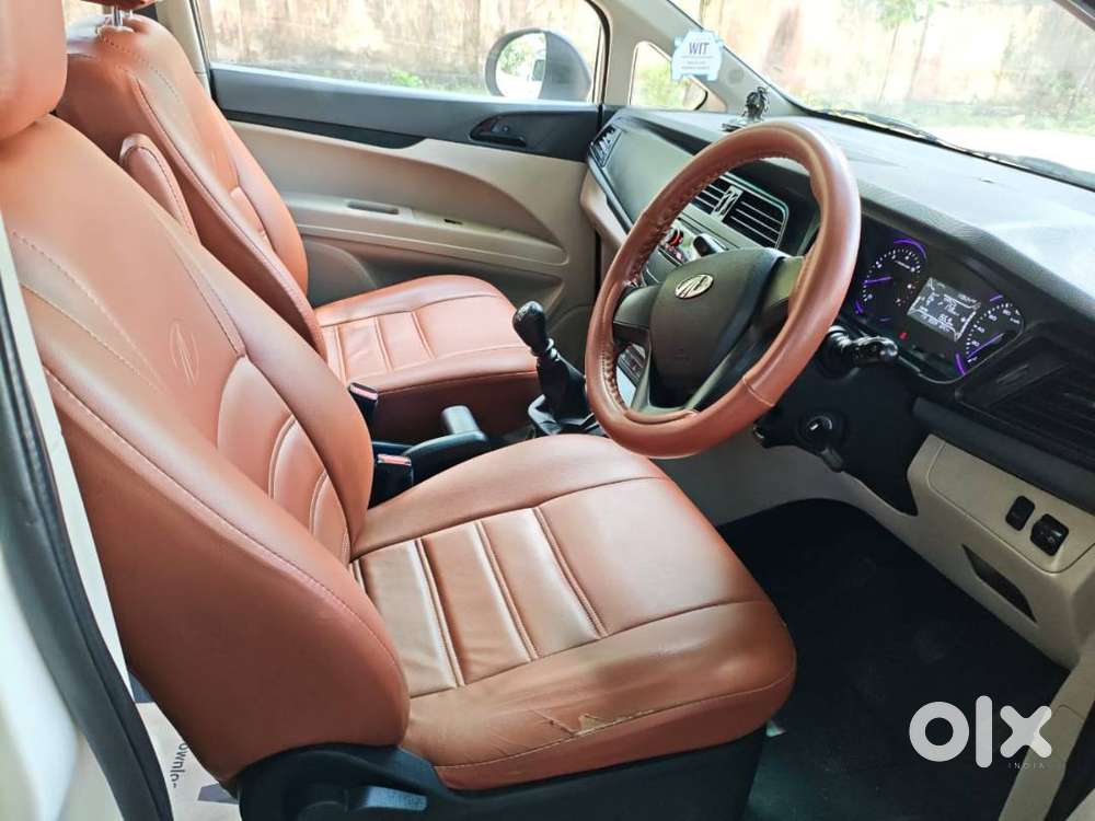 Mahindra Marazzo 2022 Dec