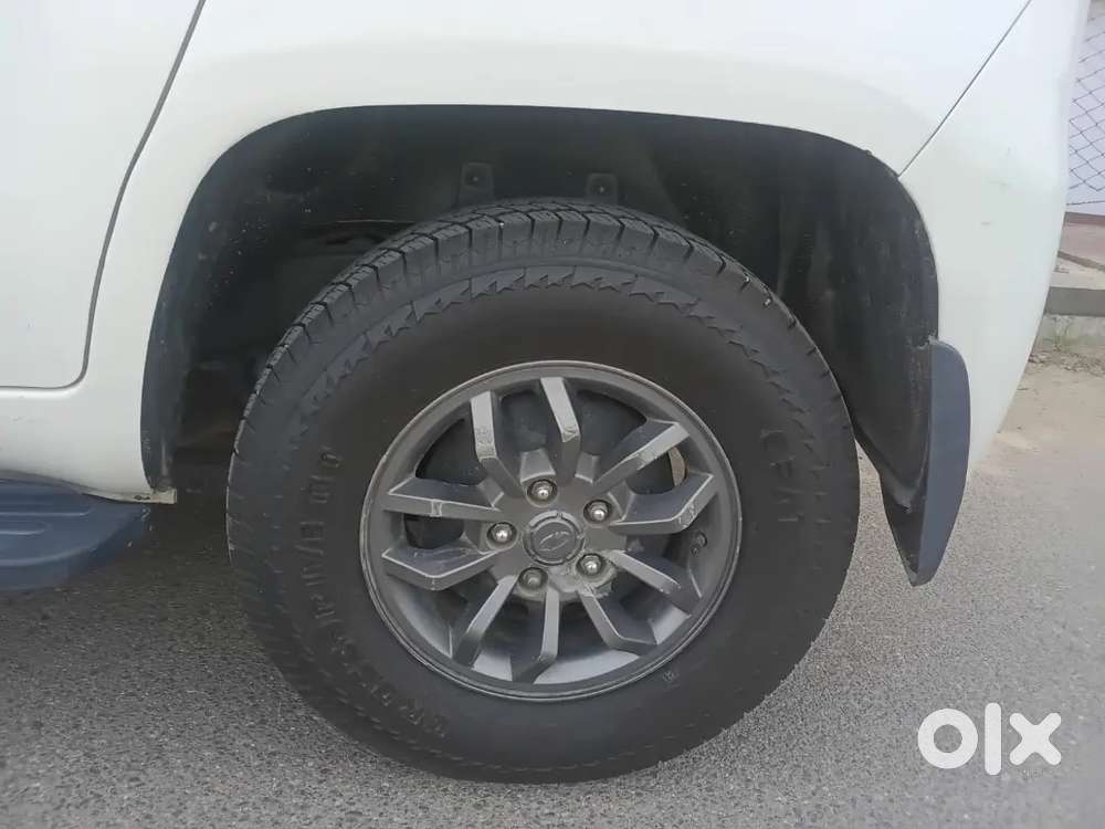 Mahindra Tuv 300 2019