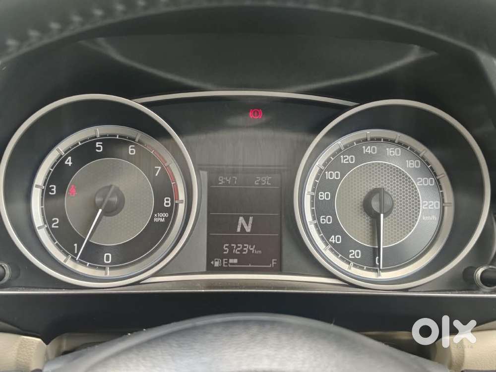 Maruti Suzuki Swift Dzire Amt Zxi, 2018, Petrol