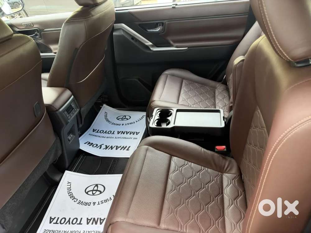 Toyota Innova Hycross 2.0 Zx (o) Hybrid 7 Str, 2024, Petrol
