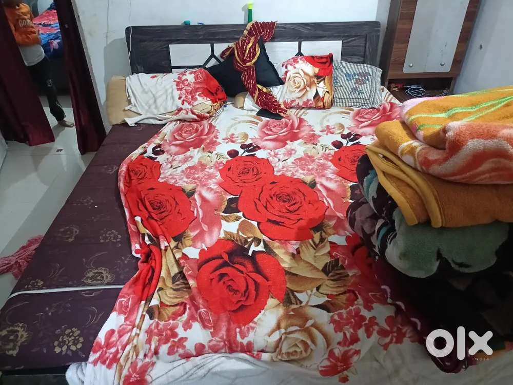 Queen size bed with normal condition Beds & Wardrobes 1753899962