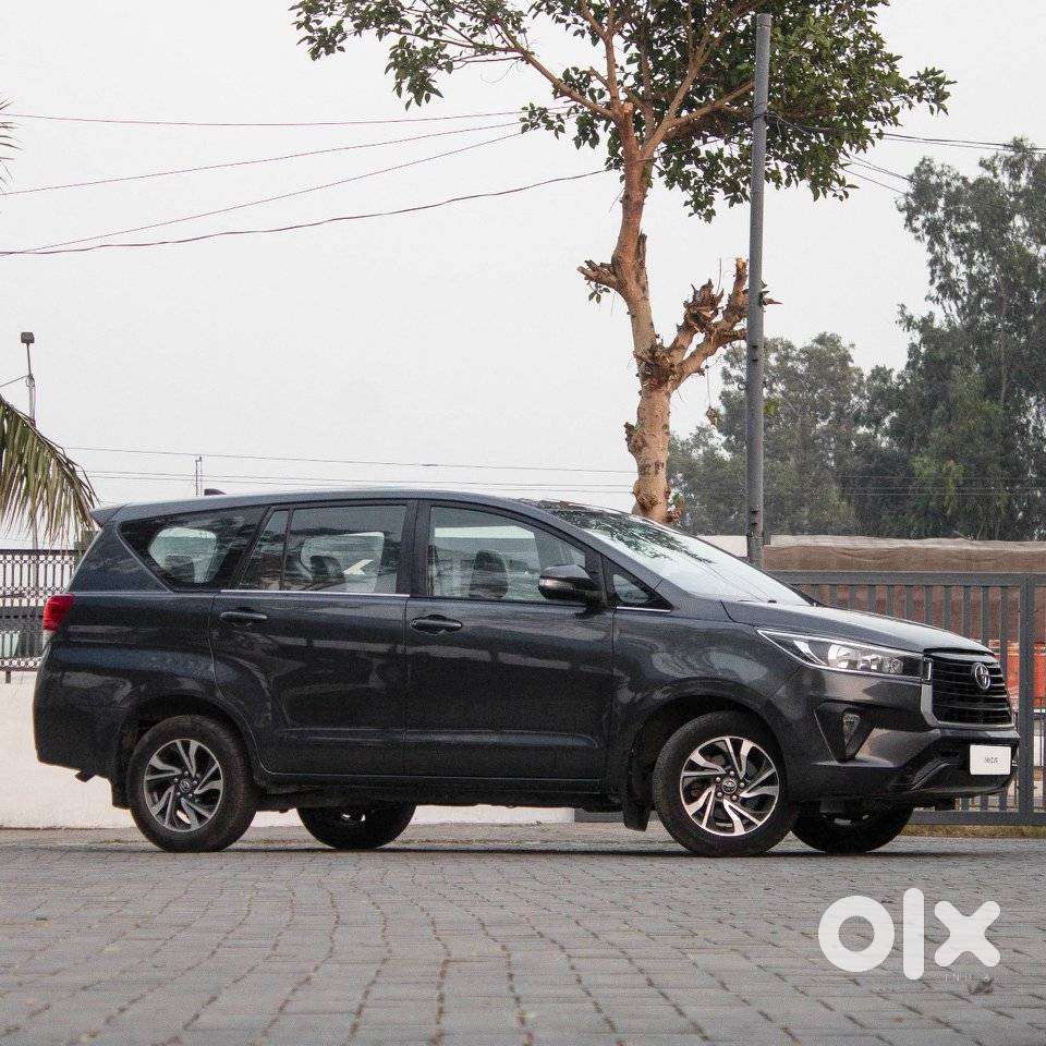 Toyota Innova Crysta