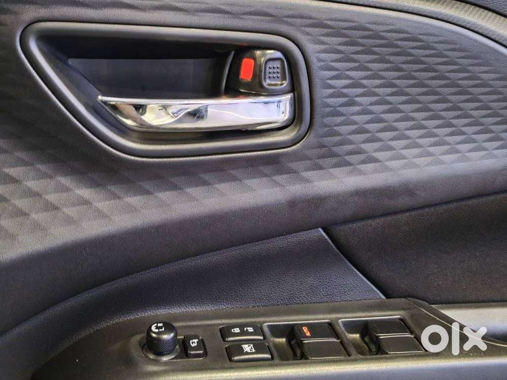 Maruti Suzuki Swift Vxi Optional, 2025, Petrol