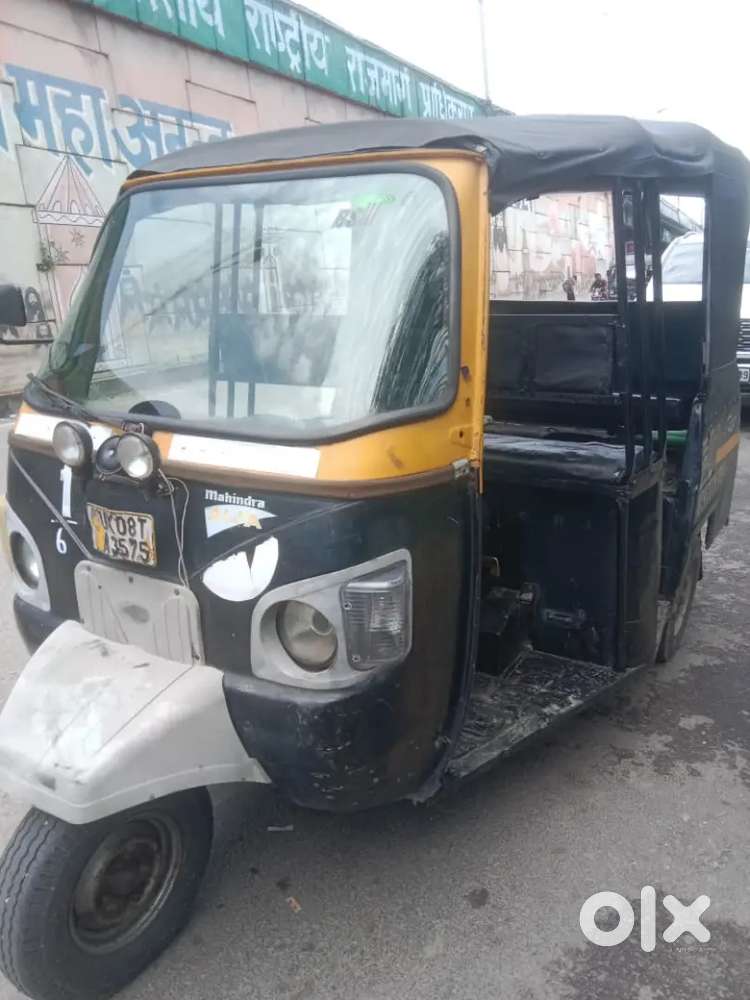Urgent Bechni Hai Mahindra  2012 Diesel