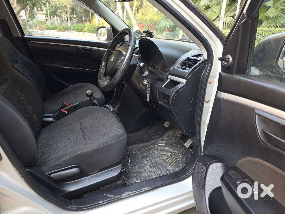 Maruti Suzuki Swift Lxi Optional-o, 2017, Petrol