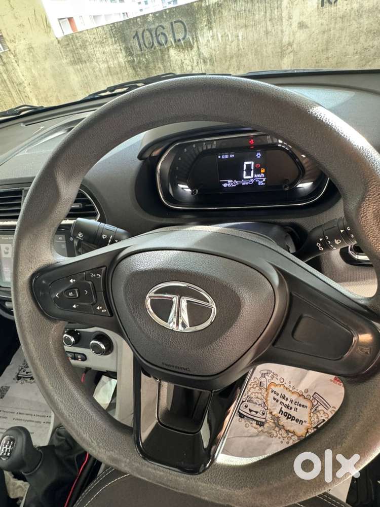 Tata Tiago Petrol 2023