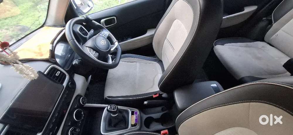 Hyundai New Venue 2023 Petrol 29000 Km Driven
