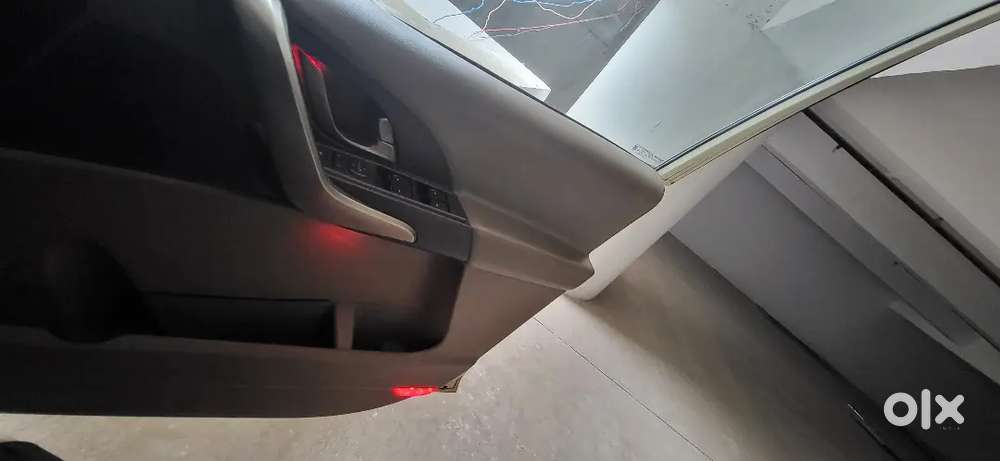 Mahindra Xuv500 2015 Diesel 98000 Km Pearl White Excellent