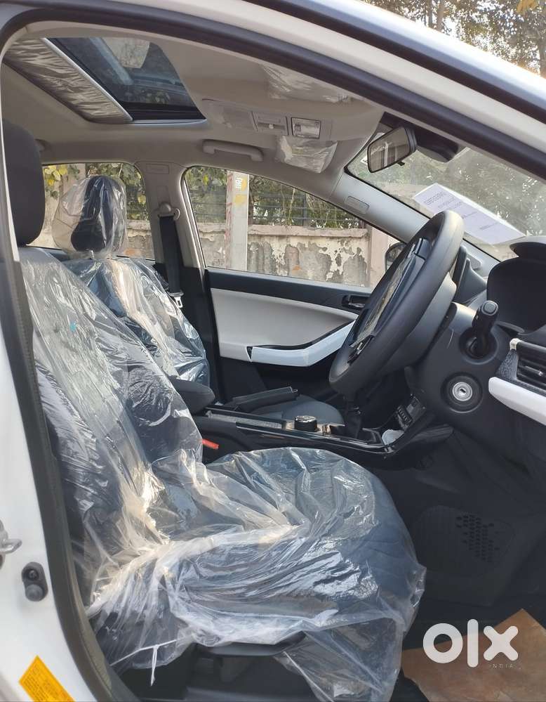 Tata Nexon, 2025, Petrol