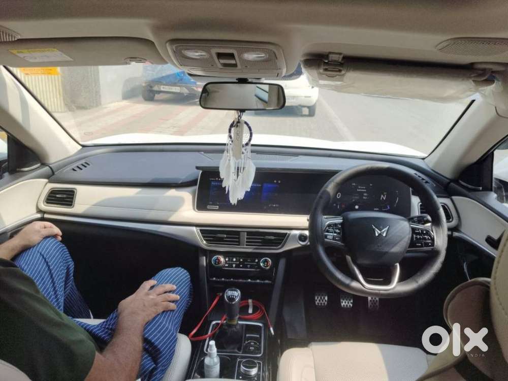 Mahindra Xuv700 2.2 Ax 7 Diesel Mt Str, 2025, Diesel