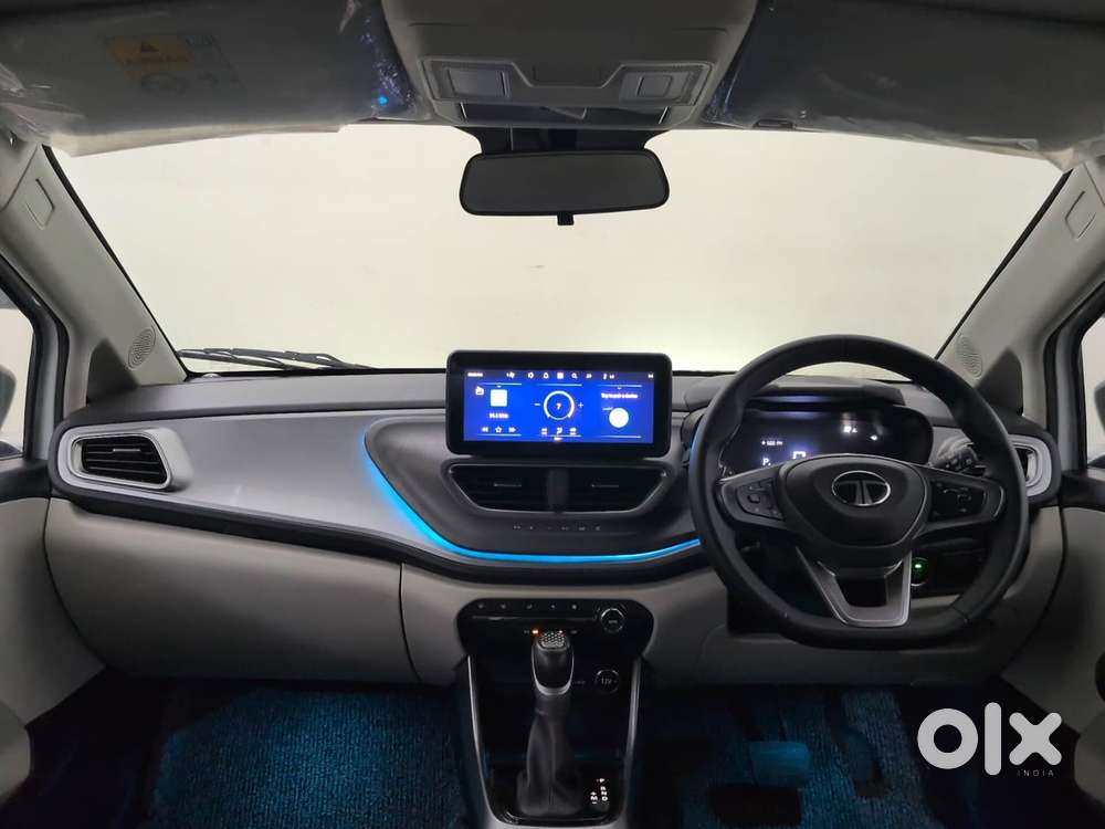 Tata Altroz Xza Petrol, 2025, Petrol