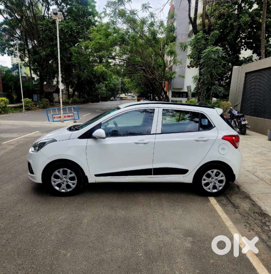 Hyundai Grand I10 Sportz, 2015, Petrol