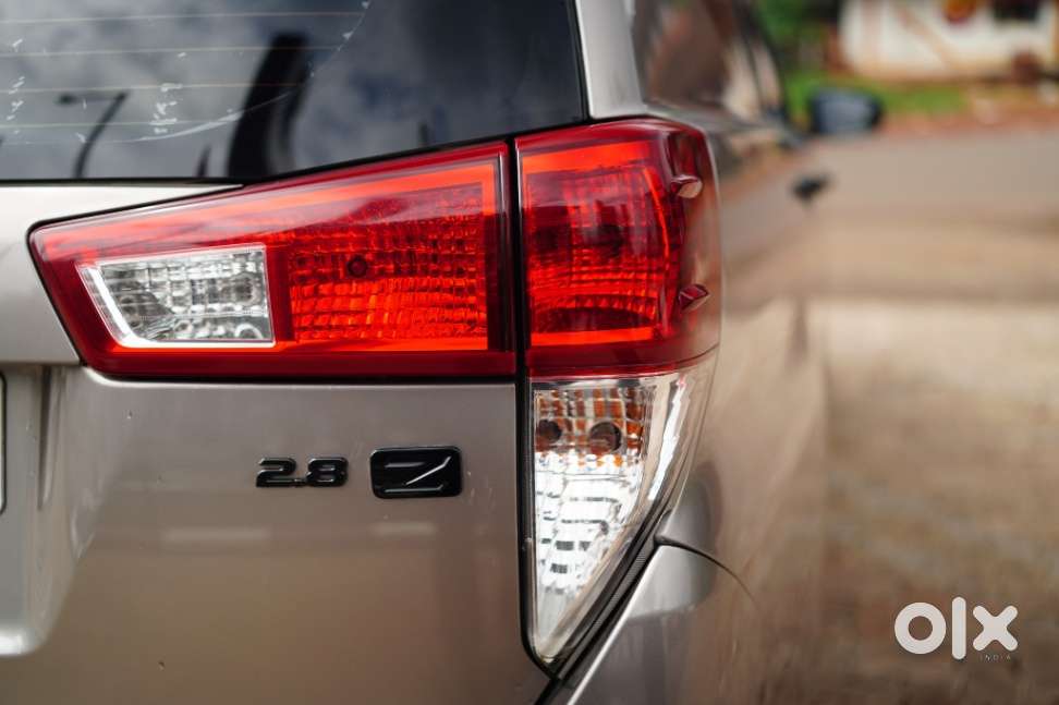 Toyota Innova Crysta 2.8z Automatic, 2016, Diesel