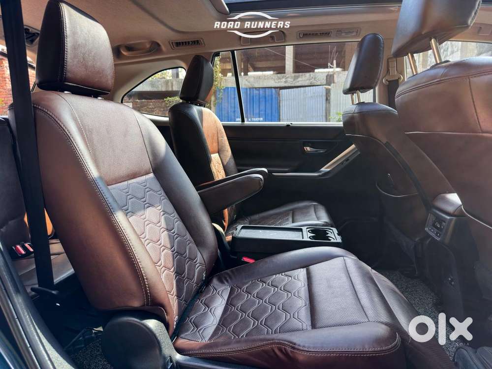 Toyota Innova Hycross 2.0 Zx Hybrid 7 Str, 2024, Petrol
