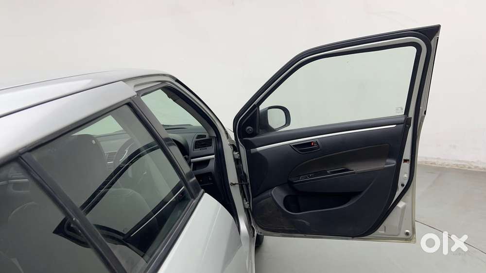 Maruti Suzuki Swift 1.2 Lxi (o), 2017, Petrol