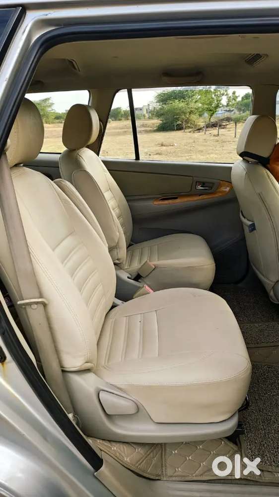 Toyota Innova 2010 Model With Service Record And With Brand New Tyres
