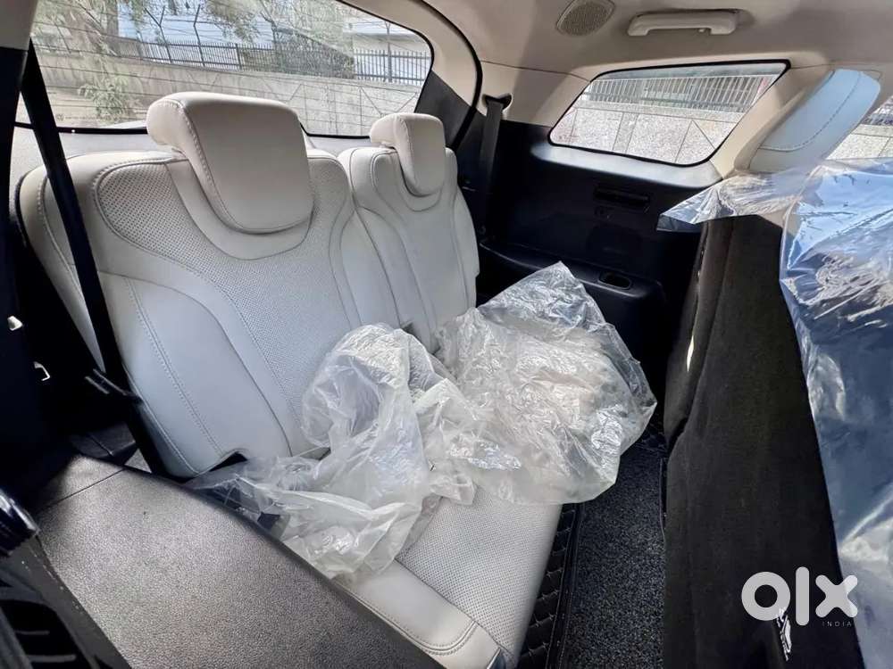 Mahindra Xuv700 2024 Variant Petrol Auto