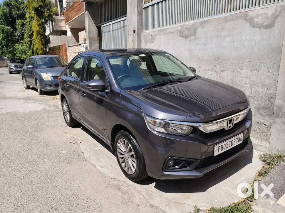 Honda Amaze Petrol Top Model Vmt With Push Start Stop Button.