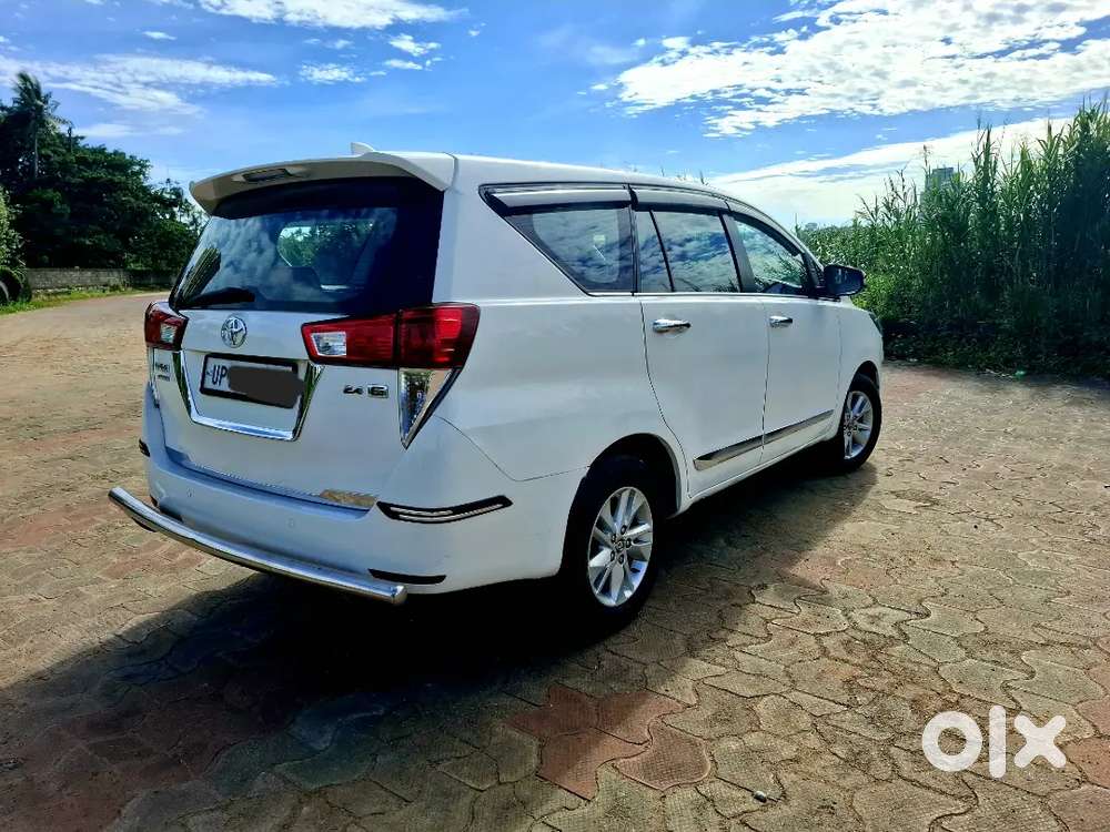 Toyota Innova Crysta Gx 2.4 Mt 8-seater /immacul