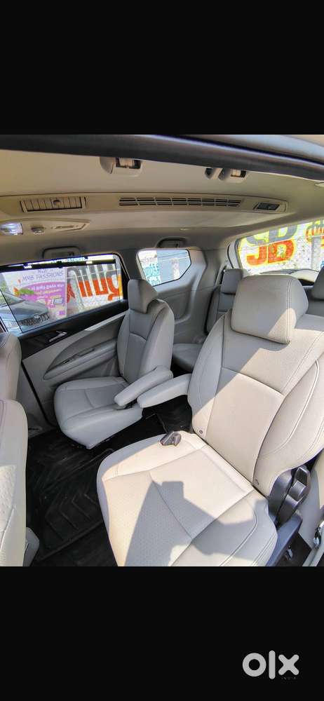Mahindra Marazzo M8, 2019, Diesel