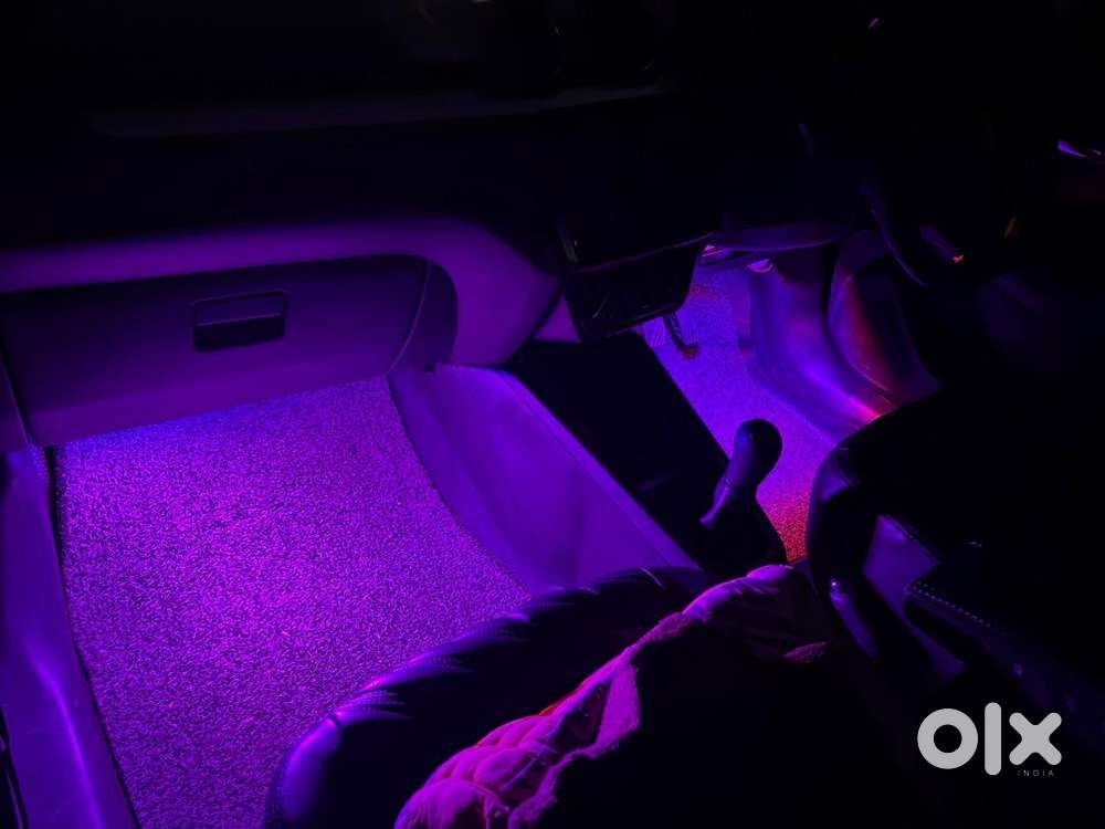 Maruti Suzuki Swift Vxi - Middle Variant - 2022 March - Single Hand