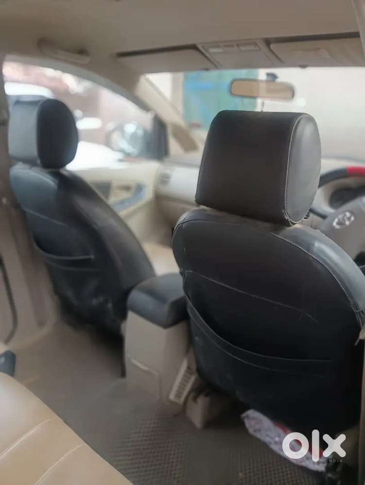 Toyota Innova 2012