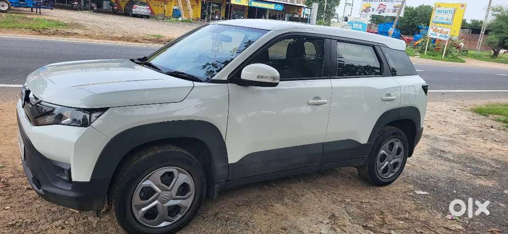 Maruti Brezza 1.5 Lxi 2024