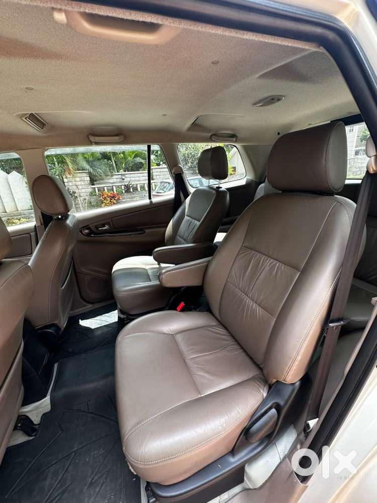 Toyota Innova 2.5 Z Diesel 7 Seater Bs Iv, 2015, Diesel