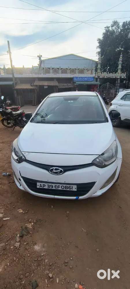 Hyundai I20 2013 Diesel Well Maintained Good Car I'm New Car Buying