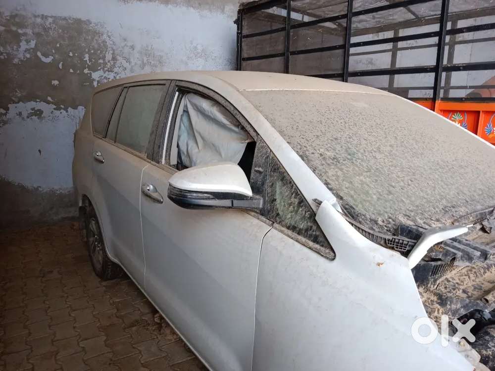 Toyota Innova Crysta 2024