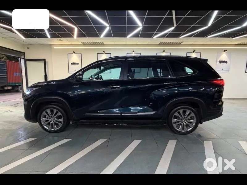 Toyota Innova Hycross 2.0 Zx (o) Hybrid 7 Str, 2024, Petrol