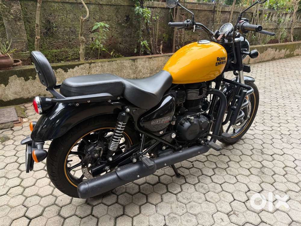 350 Fireball Yellow Meteor Bike Royal Enfield 5+ Hundred Royal
