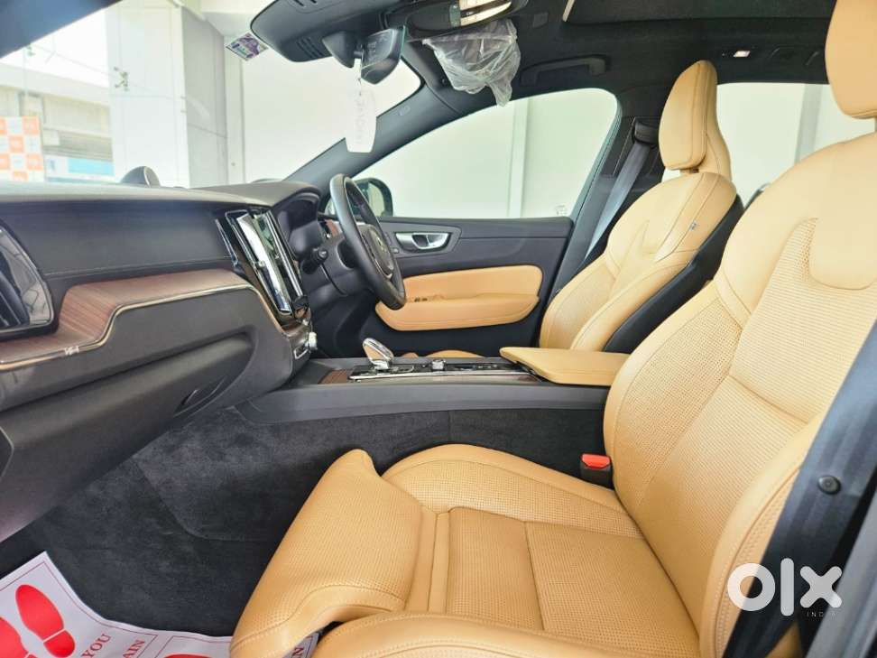 Volvo Xc60 D5 Inscription, 2024, Petrol