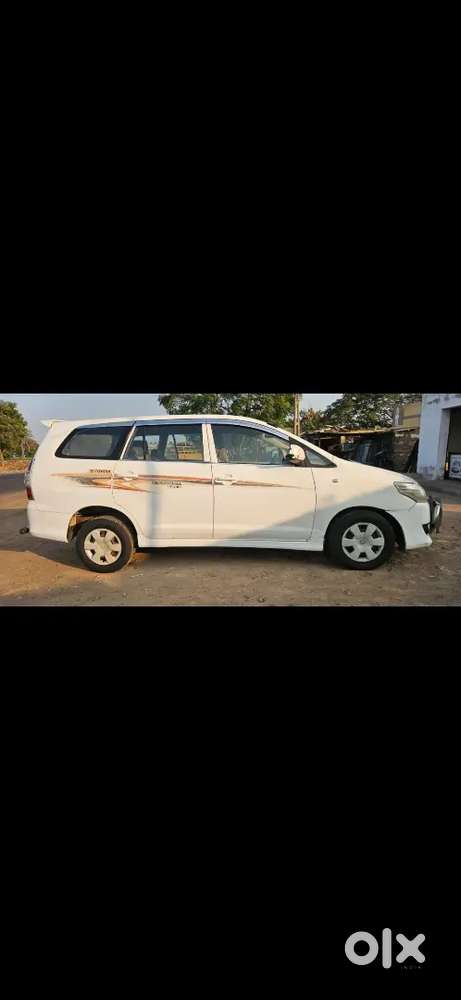 Toyota Innova 2012