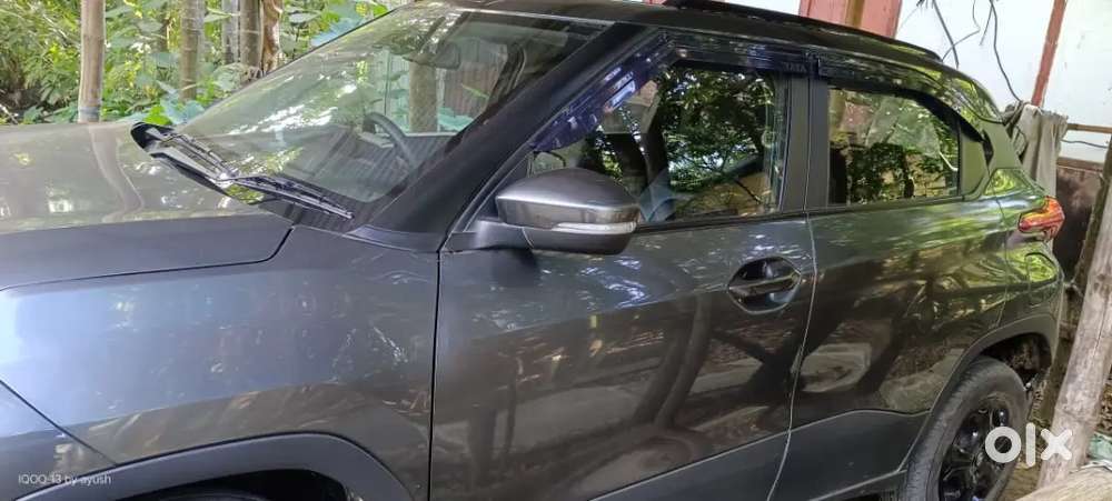 Frontal Armrest ,power Windows,power Steering,large Bootspace