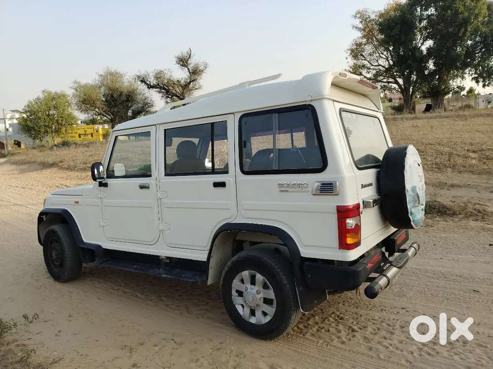 टैपर बोलेरो फर्स्ट पार्टी कंपनी फिटेड एसी न्यू टायर गुड कंडीशन